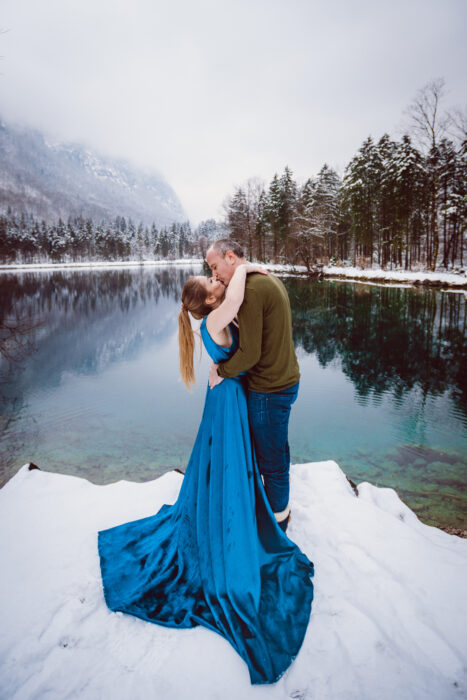 Lovestoryfotos зимой на озере в горах. Salzburg, Österreich. Фото 9
